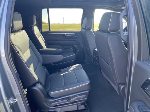 New 2026 Chevrolet Suburban Premier w/ Sun And Tow Package image 28