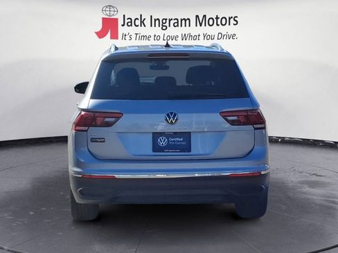 Certified 2022 Volkswagen Tiguan SE image 4