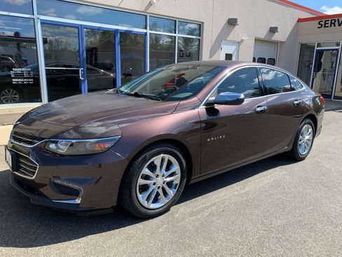 Used 2016 Chevrolet Malibu LT image 1