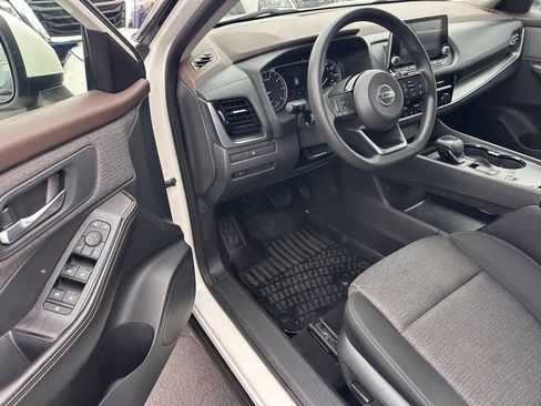 Used 2021 Nissan Rogue SV image 8