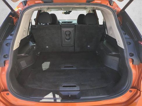Used 2019 Nissan Rogue SV AWD/4WD image 6