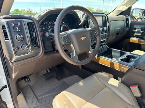 Used 2018 Chevrolet Silverado 1500 LTZ w/ Sport Package AWD/4WD image 13