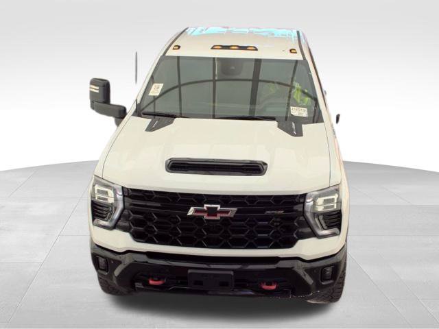 Used 2026 Chevrolet Silverado 2500 ZR2 AWD/4WD image 2