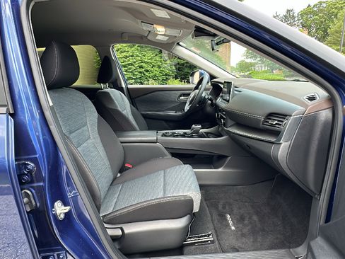 Certified 2023 Nissan Rogue SV image 22