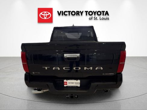 Used 2025 Toyota Tacoma Limited image 4
