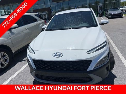 Used 2023 Hyundai Kona SE FWD image 2