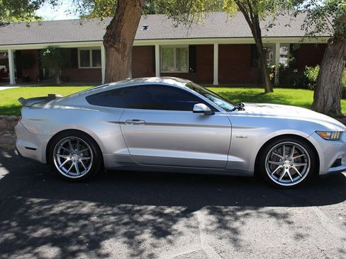 Used 2016 Ford Mustang GT Premium image 3