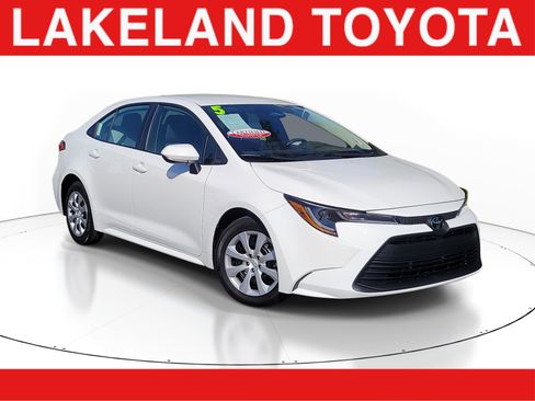 Used 2025 Toyota Corolla LE image 1