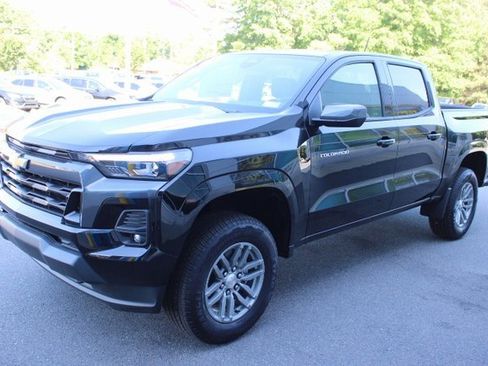 New 2024 Chevrolet Colorado LT w/ LT Convenience Package III image 3