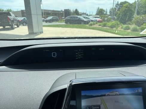 Used 2022 Toyota Prius Prime XLE FWD image 13