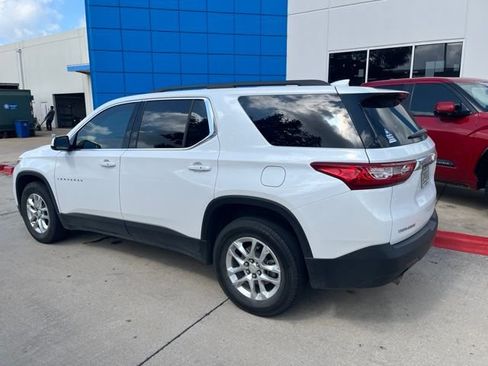 Used 2020 Chevrolet Traverse LT w/ LPO, Floor Liner Package FWD image 11