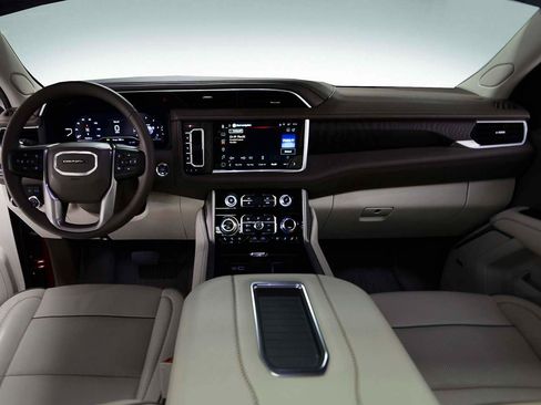 Used 2024 GMC Yukon Denali w/ Max Trailering Package image 13