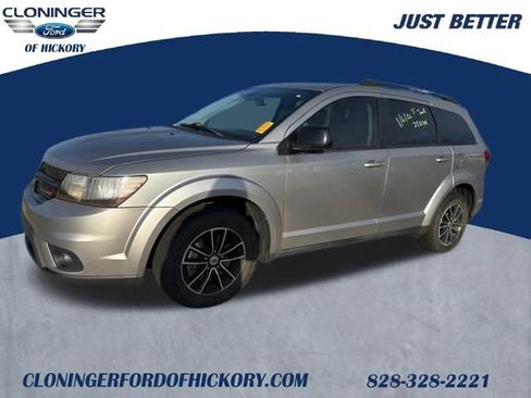 Used 2018 Dodge Journey SXT w/ Connectivity Group image 1