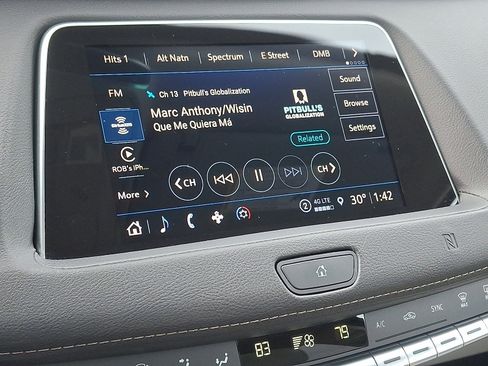 Used 2021 Cadillac XT4 Luxury w/ Cold Weather Package image 20