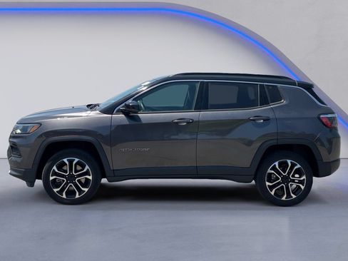 Used 2023 Jeep Compass Limited w/ Sun and Sound Group AWD/4WD image 3