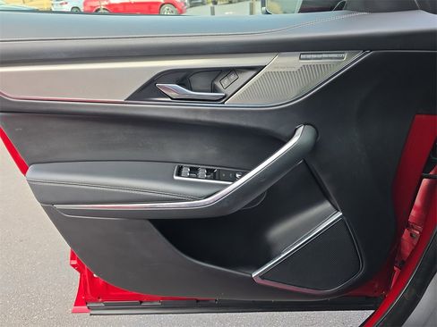 Used 2024 Jaguar F-PACE R-Dynamic S image 18