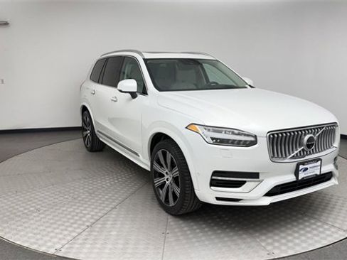 Used 2021 Volvo XC90 T8 Inscription w/ Lounge Package image 8