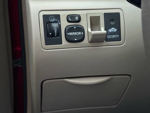 Used 2007 Toyota Corolla LE w/ Audio Value Pkg image 16