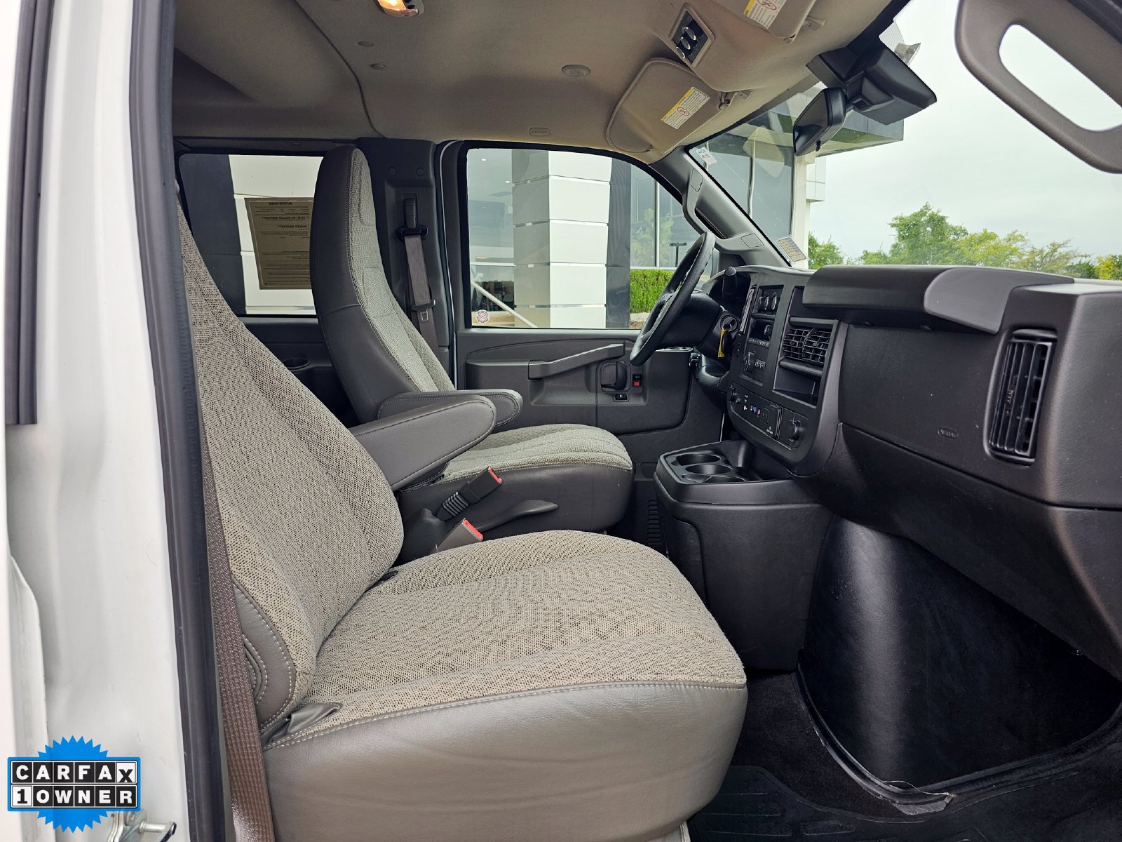 Used 2025 Chevrolet Express 3500 LT w/ LT Preferred Equipment Group RWD image 23