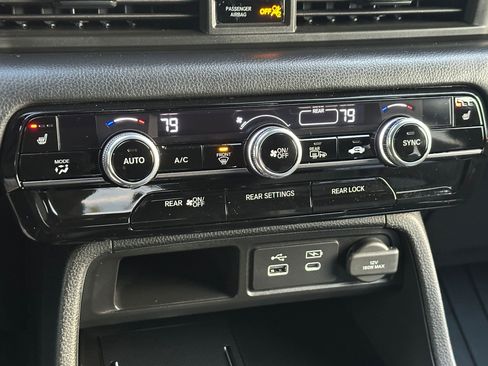 Certified 2025 Honda Pilot TrailSport image 29