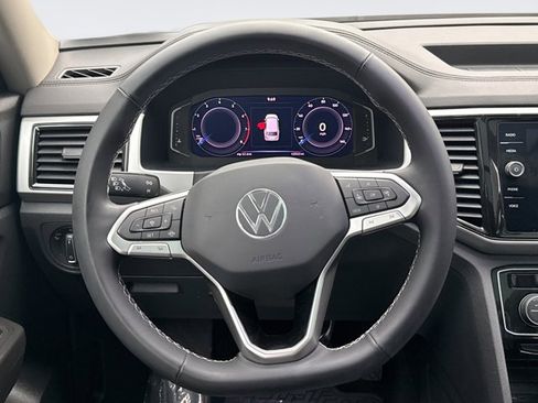 Used 2022 Volkswagen Atlas SE w/ Panoramic Sunroof Package image 12