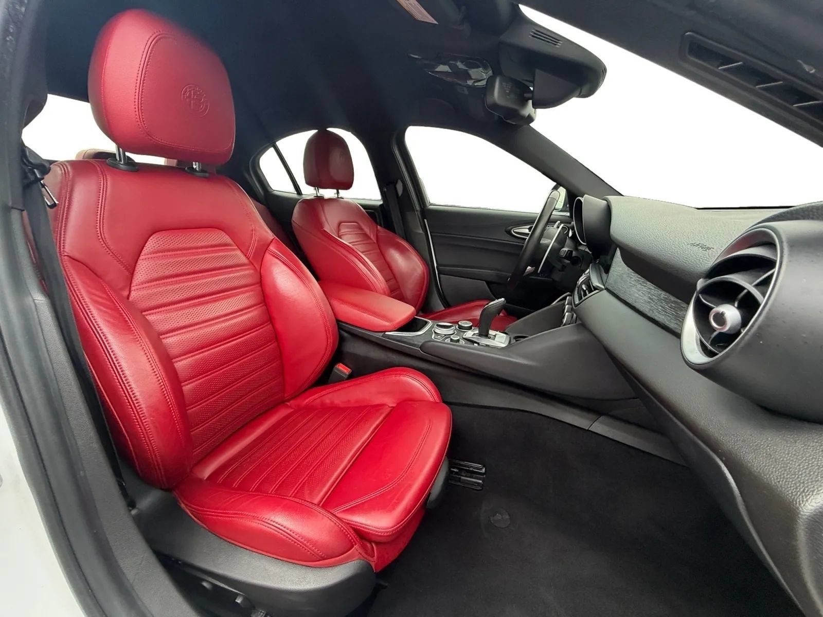 Used 2023 Alfa Romeo Giulia Sprint RWD image 18