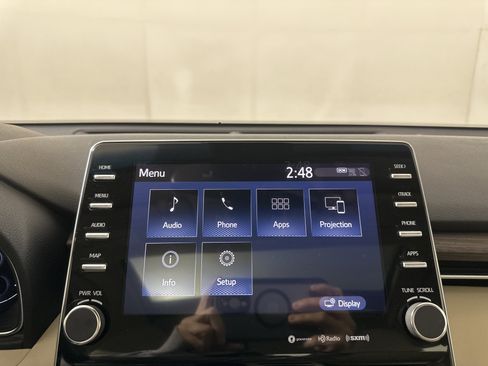 Used 2020 Toyota Avalon XLE w/ Moonroof Package image 14