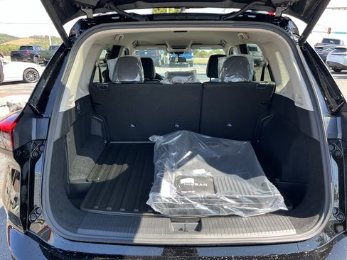 New 2026 Nissan Rogue SV image 5