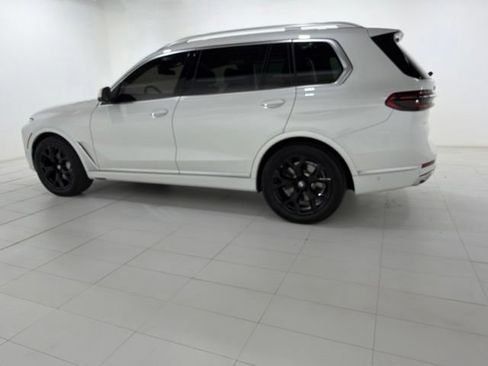 Used 2025 BMW X7 xDrive40i w/ Premium Package AWD/4WD image 2