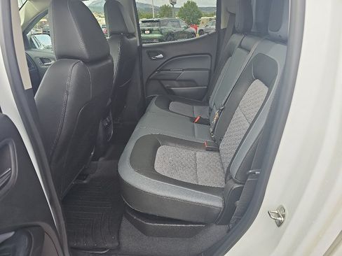 Used 2020 Chevrolet Colorado Z71 AWD/4WD image 16