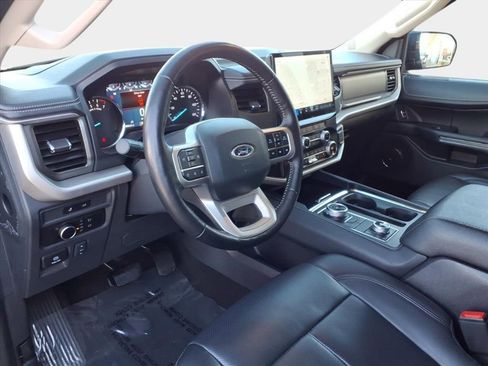 Used 2024 Ford Expedition Max XLT image 11
