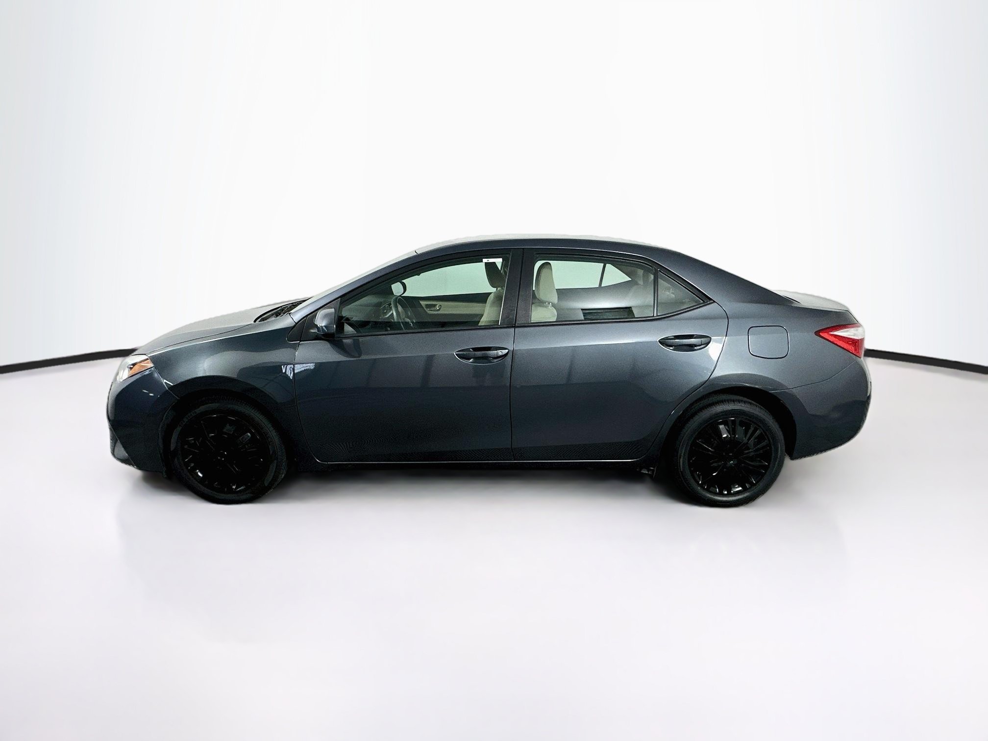 Used 2014 Toyota Corolla LE FWD image 4