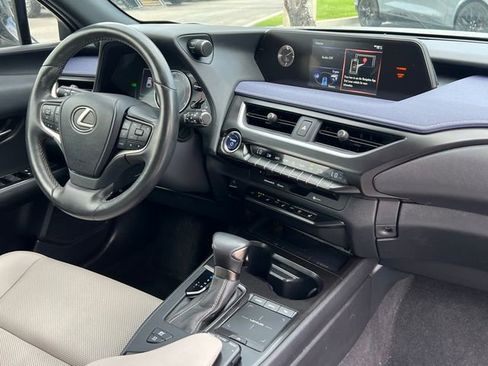Used 2022 Lexus UX 250h w/ Premium Package image 17