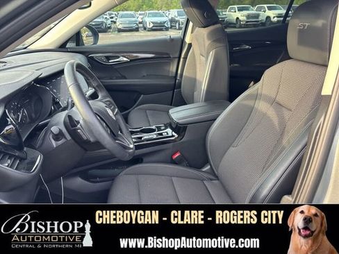 Used 2023 Buick Envision Preferred w/ Sport Touring Package AWD/4WD image 4