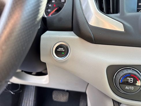 Used 2023 GMC Terrain SLE w/ Driver Convenience Package image 30