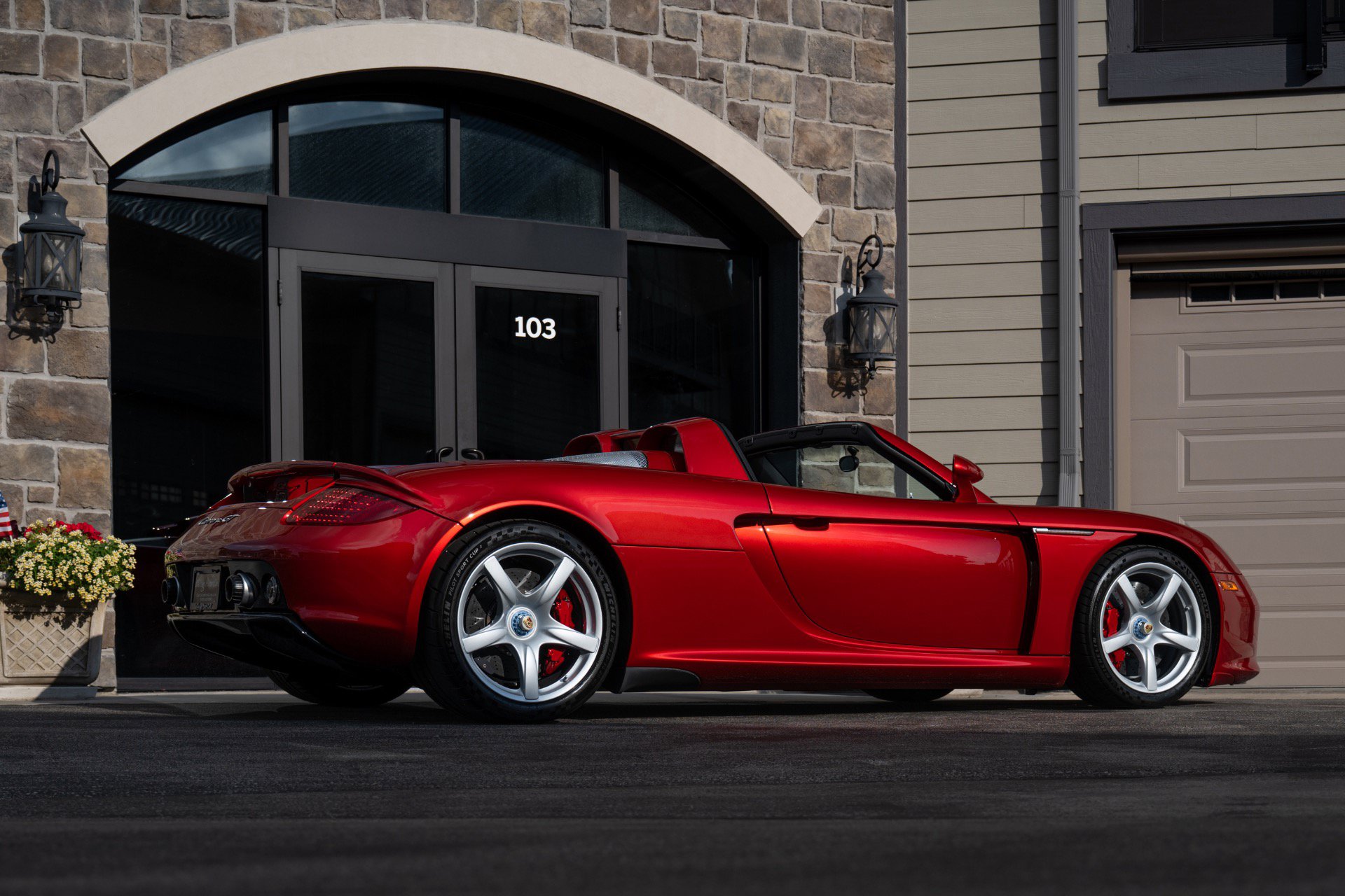 Used 2005 Porsche Carrera GT RWD image 19
