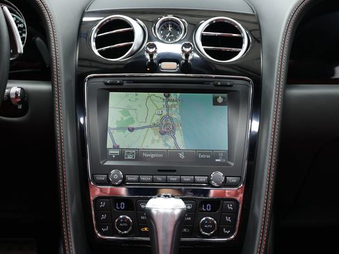 Used 2018 Bentley Flying Spur S V8 w/ Black Edition AWD/4WD image 40