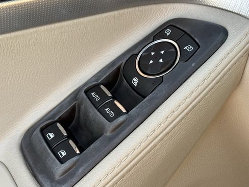 Used 2013 Ford Explorer XLT image 23