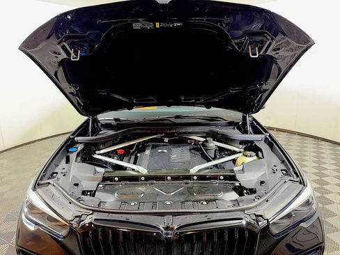 Used 2022 BMW X5 xDrive40i w/ M Sport Package image 31