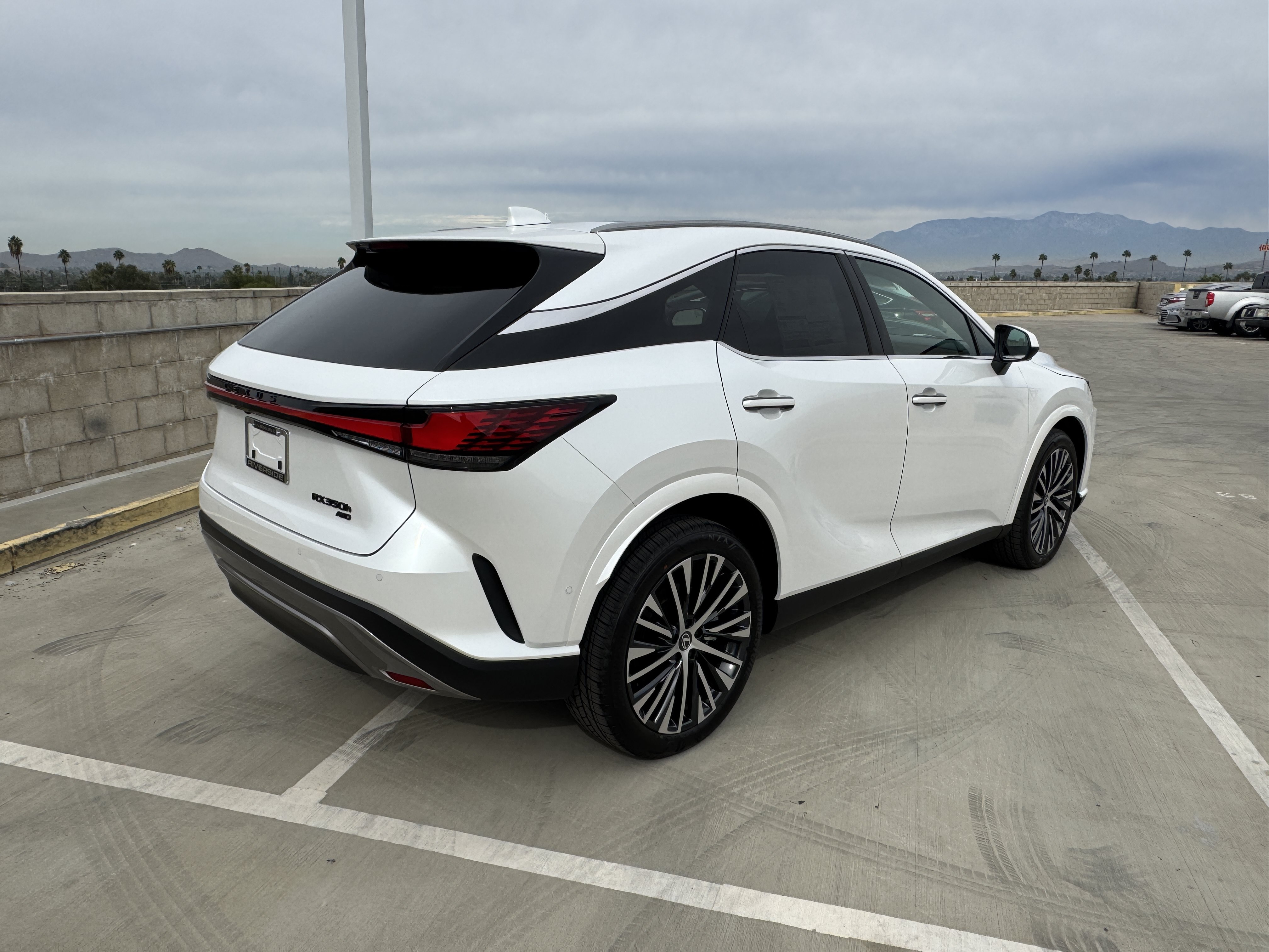 New 2026 Lexus RX 350h AWD/4WD image 10