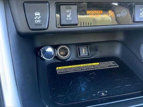 Used 2021 Toyota RAV4 XSE AWD/4WD image 39