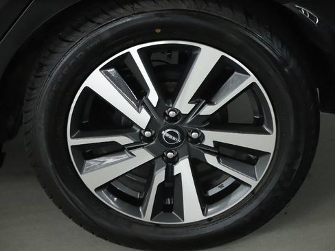 Used 2025 Nissan Versa SV w/ Trunk Package FWD image 38