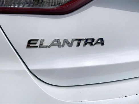 Used 2017 Hyundai Elantra Value Edition w/ Cargo Package image 10