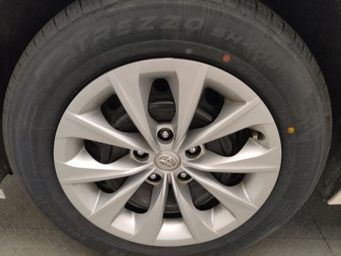 Used 2016 Toyota Camry LE image 31