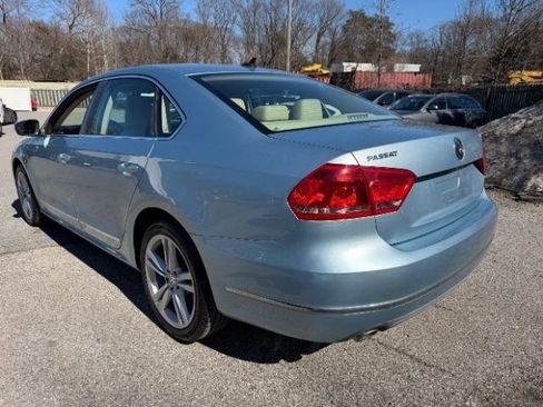 Used 2013 Volkswagen Passat TDI SE image 3