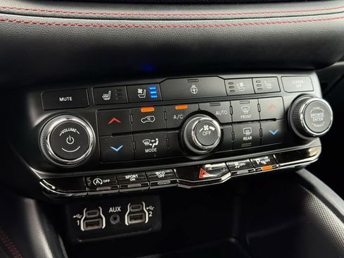 Used 2024 Dodge Durango GT AWD/4WD image 19