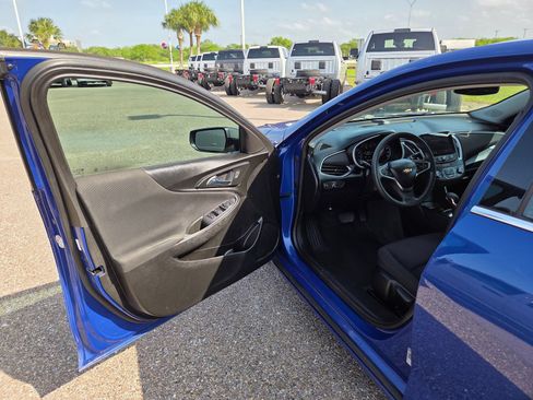 Used 2023 Chevrolet Malibu LS FWD image 12