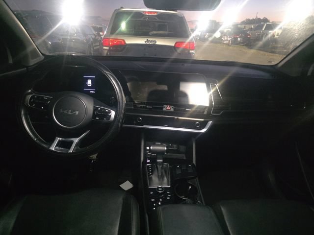 Used 2024 Kia Sportage EX FWD image 3