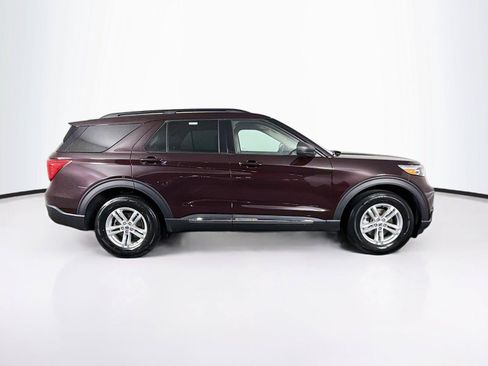 Used 2022 Ford Explorer XLT w/ Equipment Group 202A AWD/4WD image 12