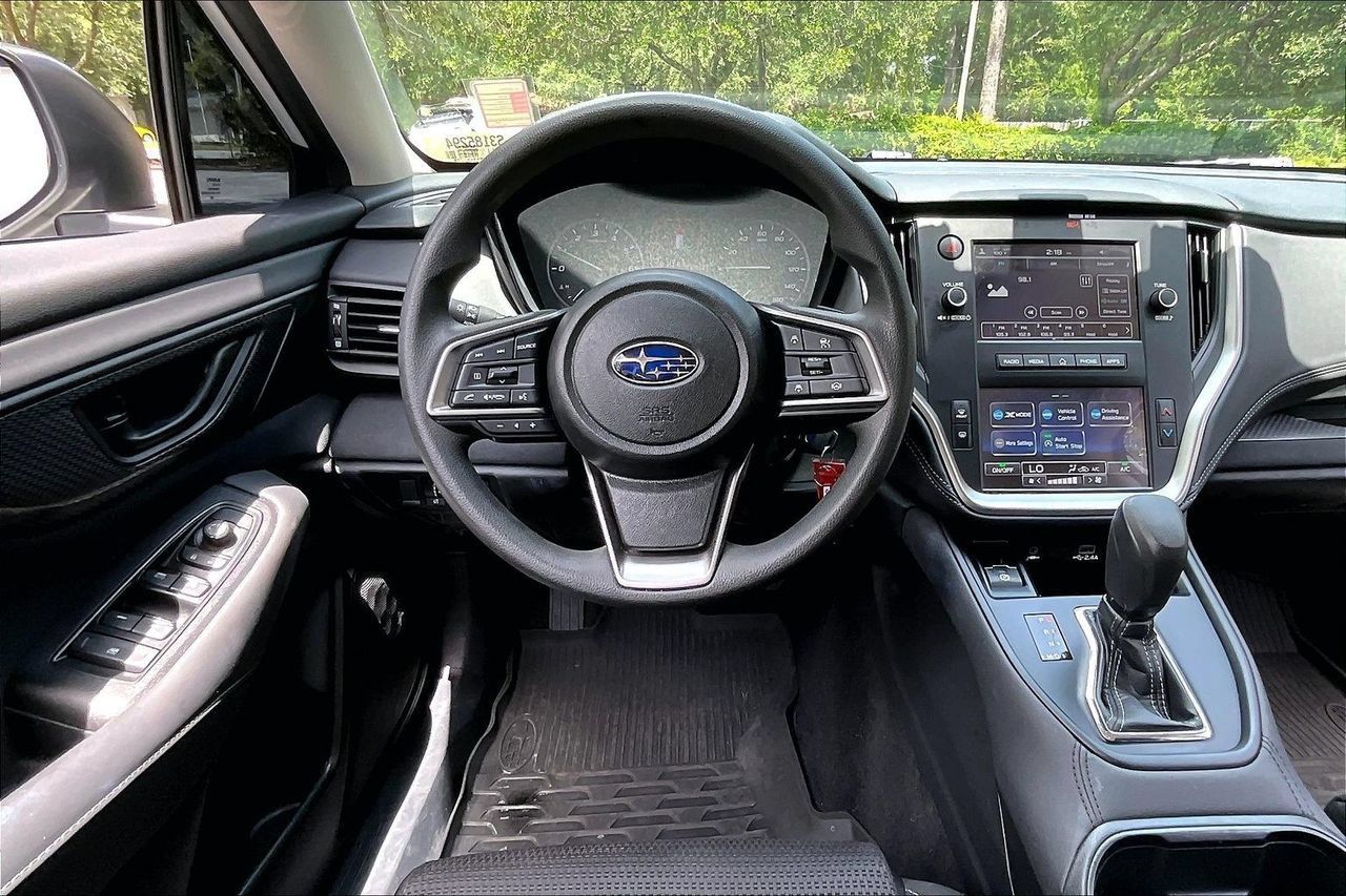 Used 2025 Subaru Outback AWD/4WD image 8